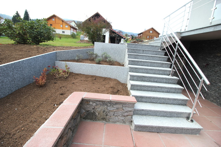 escalier en granit du tarn flammé