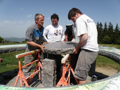 pose de la table en granit du grand ventron